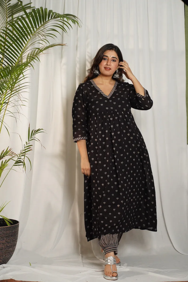 Ajrakh Lotus Pleated Mul Kurta | Relove