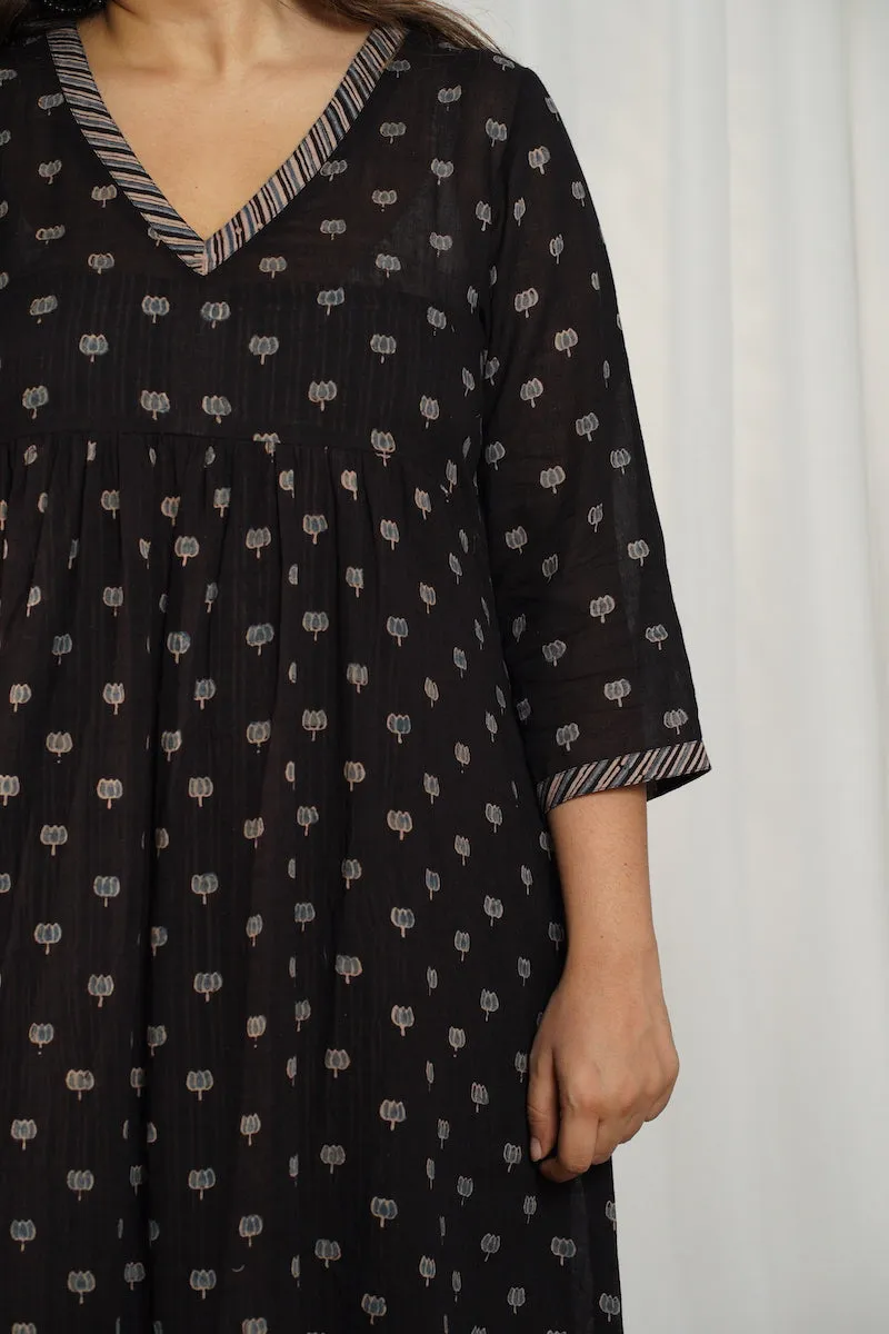 Ajrakh Lotus Pleated Mul Kurta | Relove