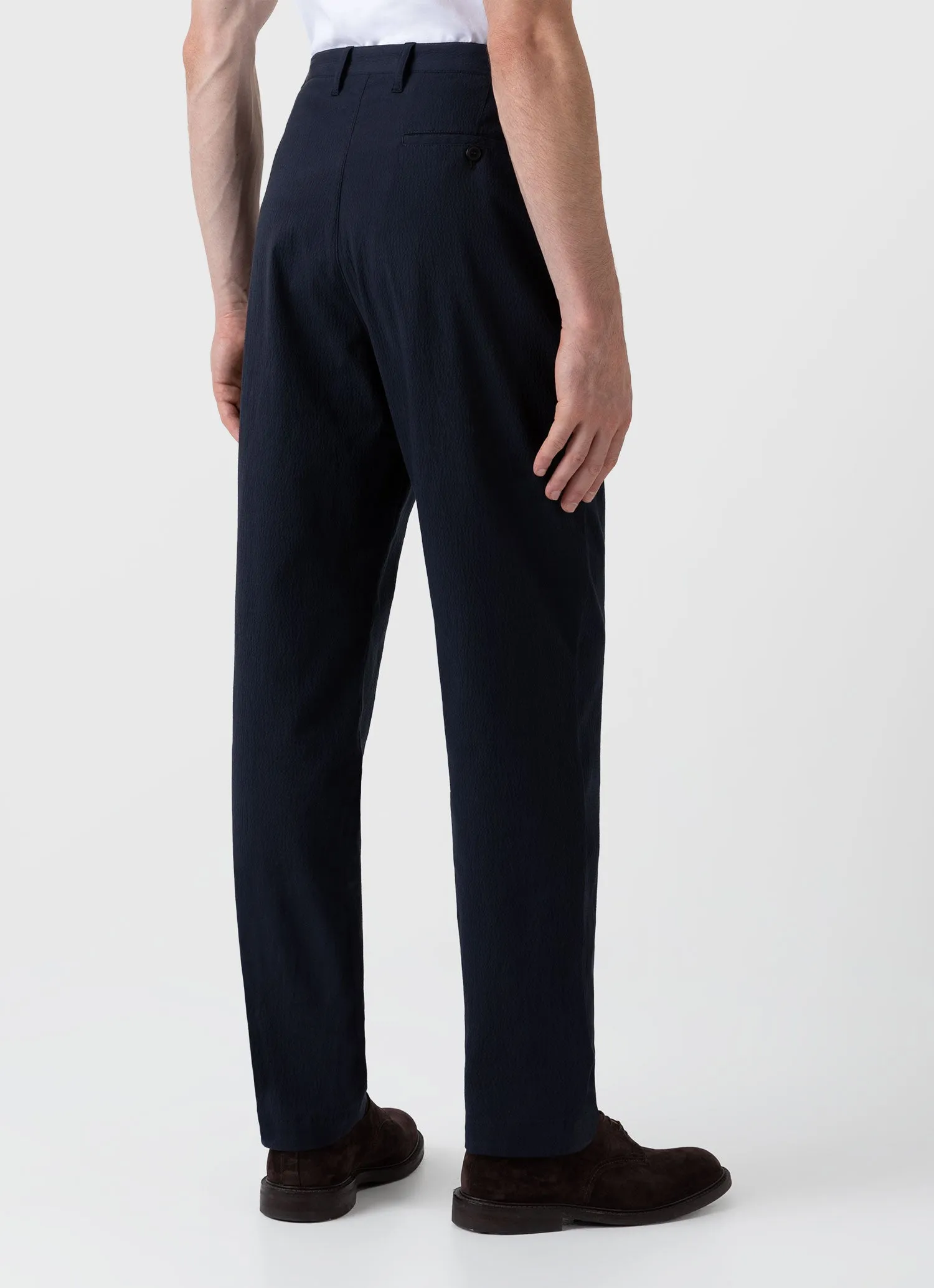 Men's Pleated Seersucker Trouser in Navy